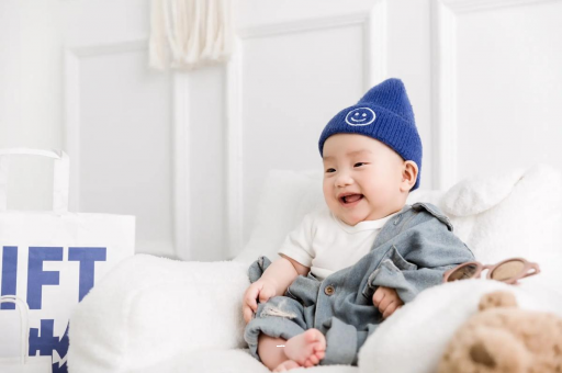 博尔塔拉蒙古宝宝眼睛红红的 博尔塔拉蒙古宝宝眼睛红红的